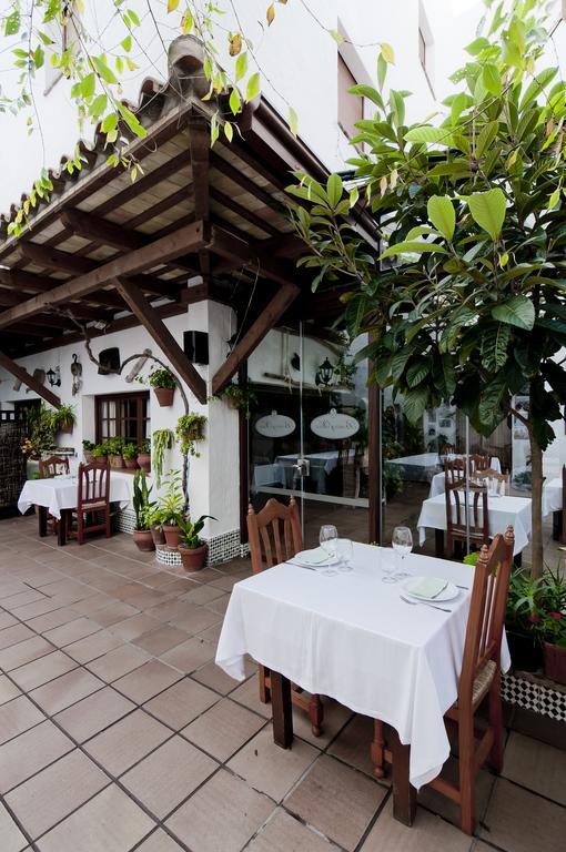 קוניל דה לה פרונטרה Hotel Restaurante Blanco Y Verde מראה חיצוני תמונה